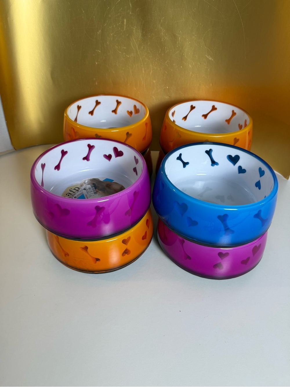 Anti-Slip Anti-Flip colorful pets bowls Heart and Bones cut-outs, size L